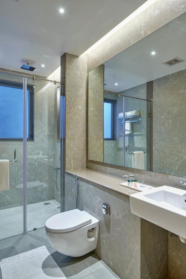 Regenta Place Raysons Kolhapur Extérieur photo