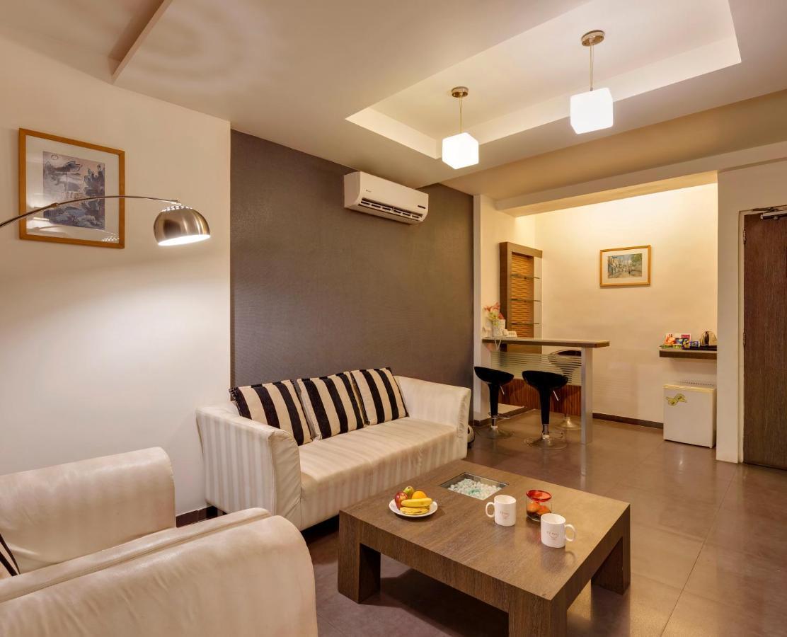 Regenta Place Raysons Kolhapur Extérieur photo
