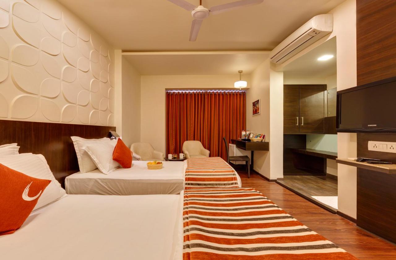 Regenta Place Raysons Kolhapur Extérieur photo