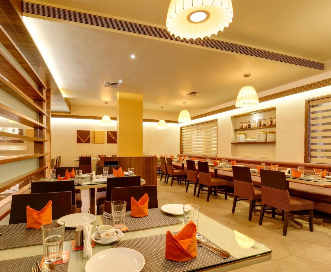 Regenta Place Raysons Kolhapur Extérieur photo