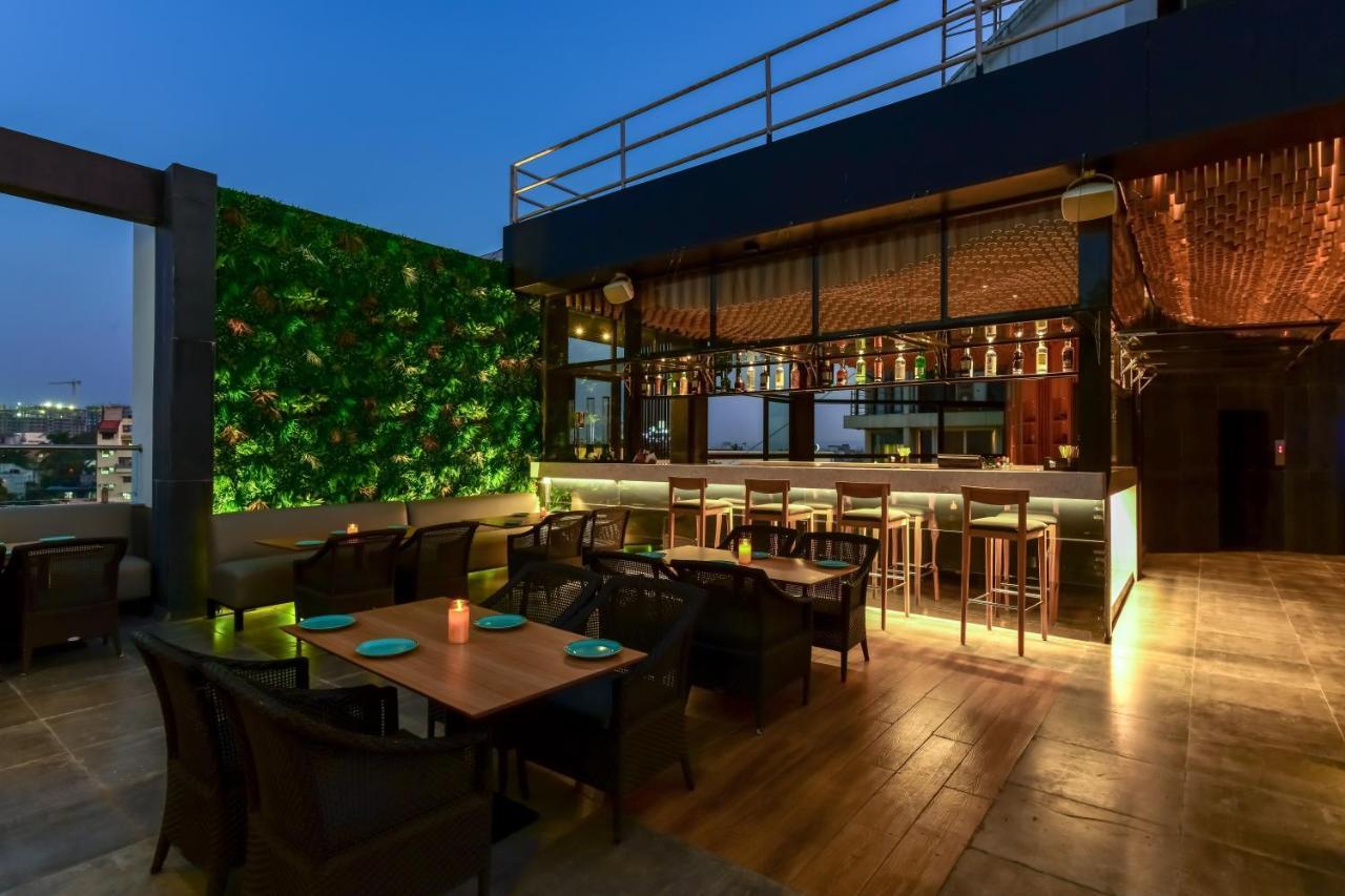 Regenta Place Raysons Kolhapur Extérieur photo