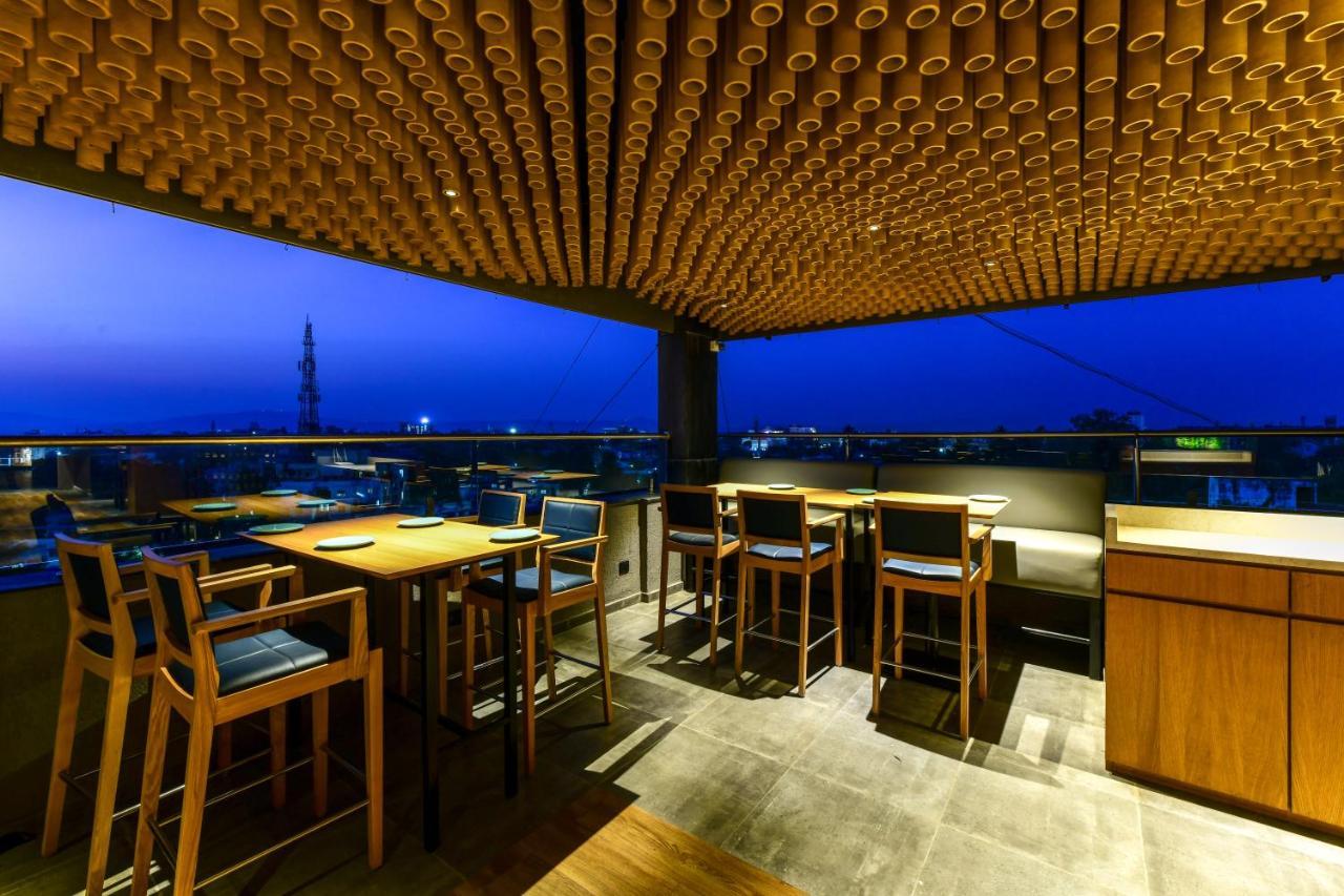 Regenta Place Raysons Kolhapur Extérieur photo