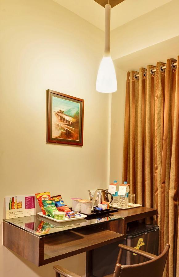 Regenta Place Raysons Kolhapur Extérieur photo